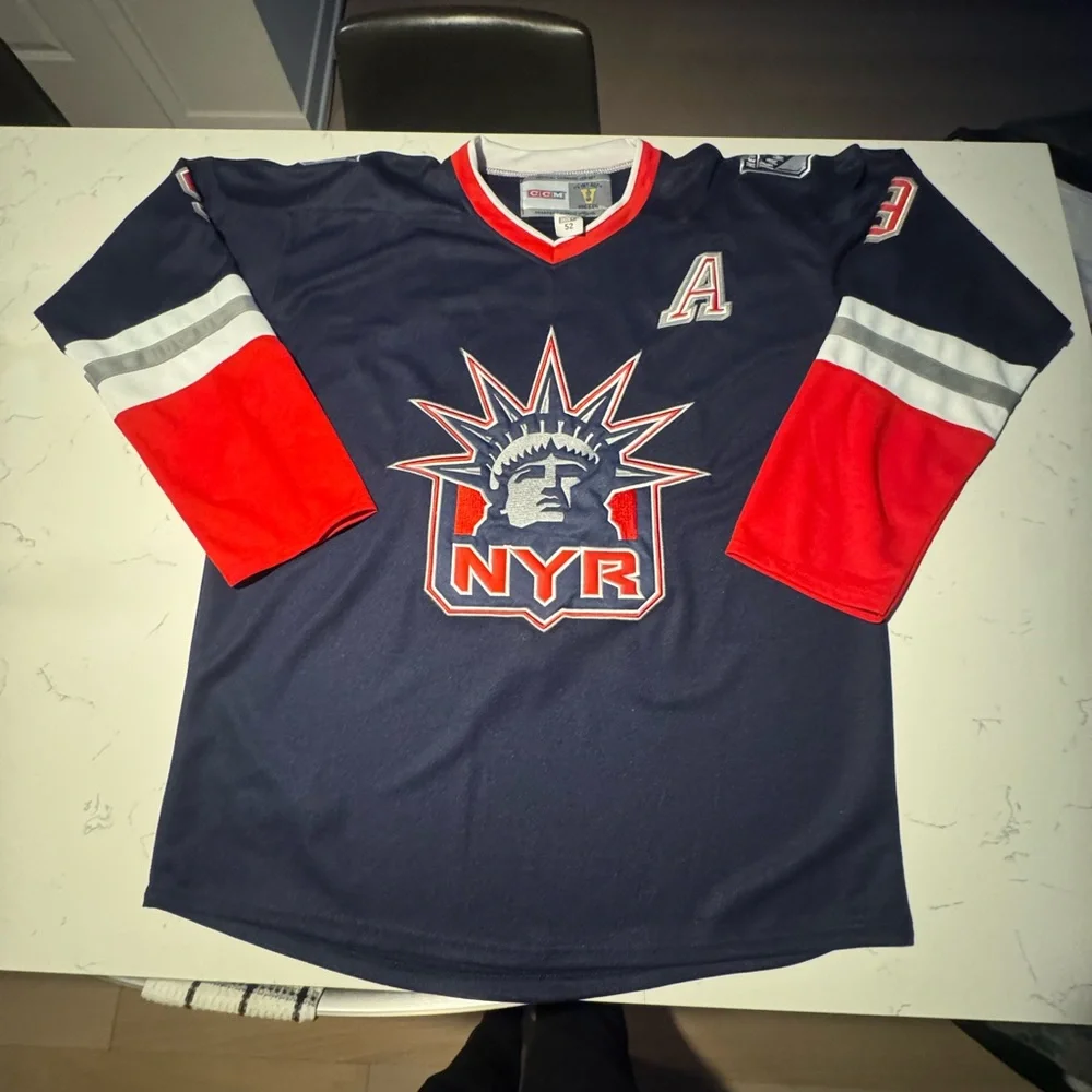 Marek Malik New York Rangers Jersey - Picture 2 of 5